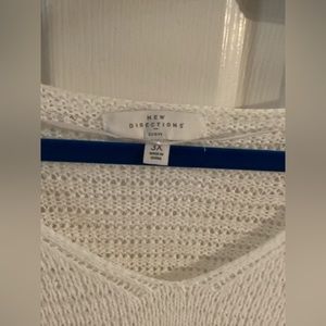 Lightweight, shortsleeved sweater